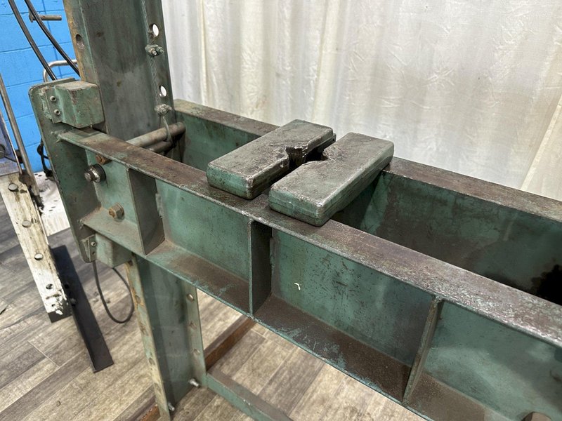50 TON DAKE  HYDRAULIC HYDRAULIC H FRAME PRESS: STOCK #78550