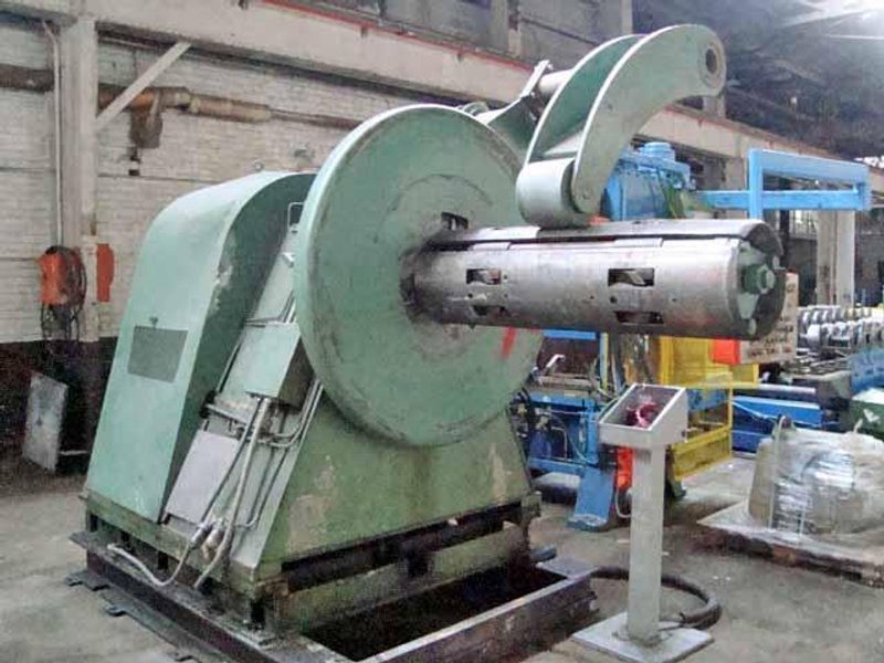30,000# x 52" Sesco Uncoiler