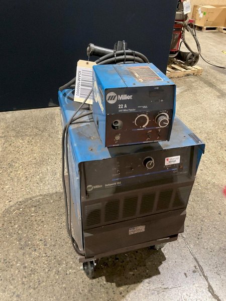 MILLER DELTAWELD 302 CV/DC WELDER USED