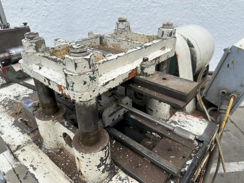8 TON DALHSTROM 4 POST CUT OFF PRESS : STOCK #77958