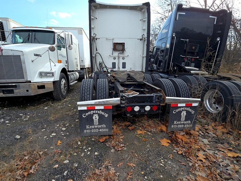 Kenworth T680 Sleeper Truck, 2016 – Paccar MX-13, Eaton Auto