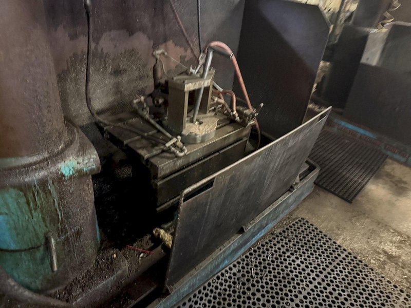 4' 11" Cincinnati Gilbert Radial Drill