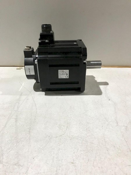 MITSUBISHI HF154S  SERVO MOTOR SUPPLIES NEW NO BOX