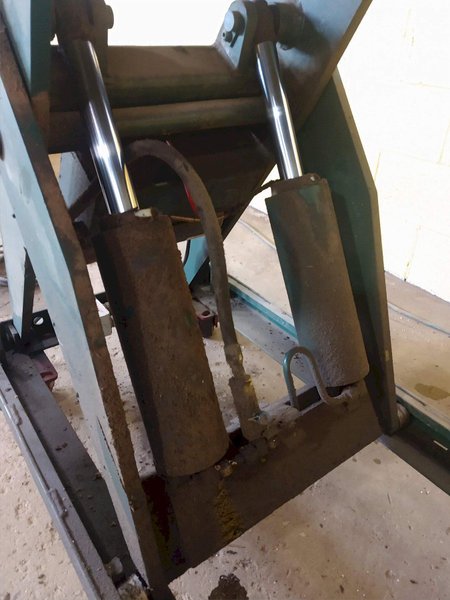 4,000 LB x 48" x 72" SOUTHWORTH ROLLING SCISSOR LIFT TABLE: STOCK #2149