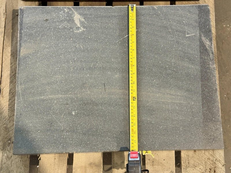 24" X 18" X 3" GRANITE SURFACE PLATE. STOCK # 1086326