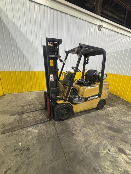 5,000 LBS CATERPILLAR MODEL #GC30K LP GAS FORKLIFT: STOCK #23033
