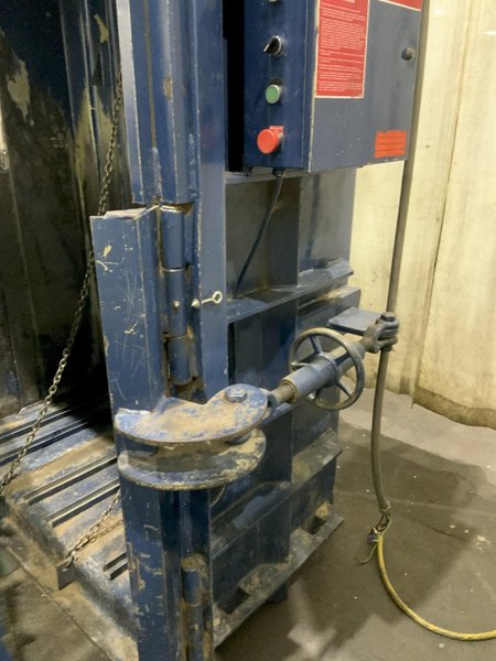60" X 30" PIQUA MODEL 30 CARDBOARD BALER: STOCK #81527