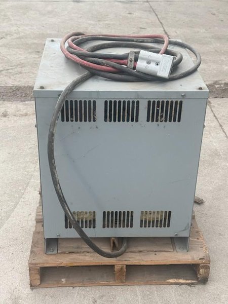 1 - PREOWNED APPLIED ENERGY SOLITION REACO INDUSTRIAL BATTERY CHARGER, MODEL #: 18B0750J3D, S/N: 13H82649