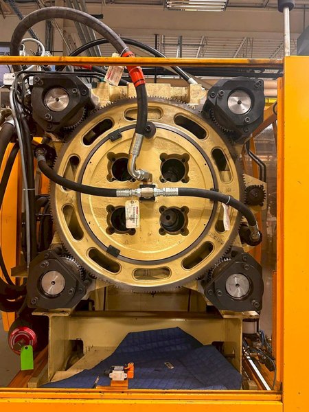 300 Ton 59 Oz Shot Husky RS70/60 Injection Molder, 1998