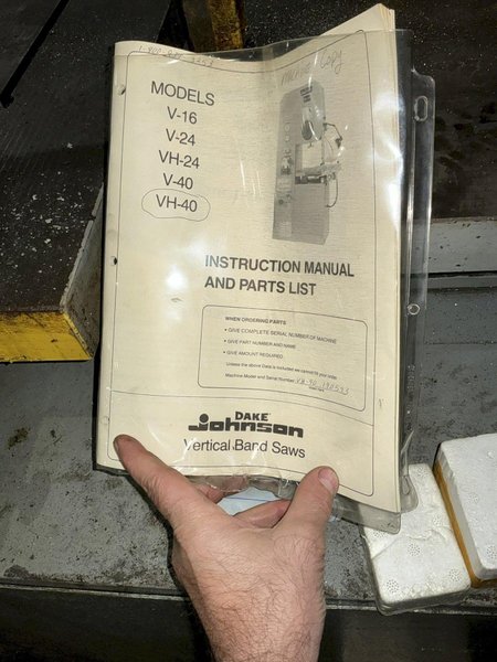40" DAKE JOHNSON MODEL #VH-40 VERTICAL BAND SAW: STOCK #26286