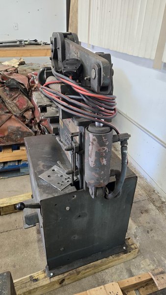 SCOTCHMAN HYDRAULIC IRONWORKER. STOCK # 1001525
