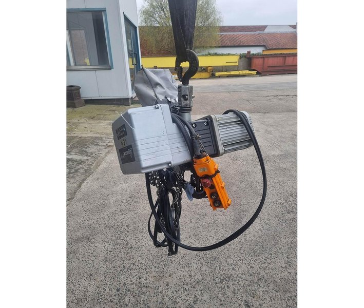 Delta - electric chain hoist 1000 kg