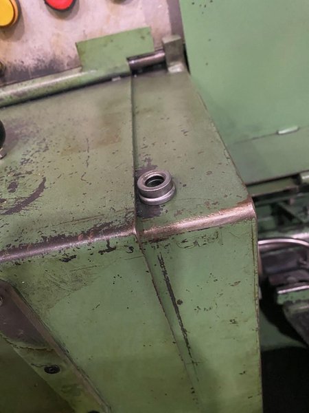 Dah-Lian Round  Nut Tapping Machine