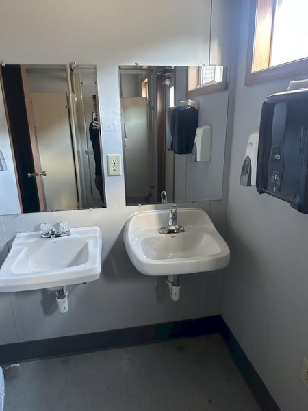 2008 MICHIANA MEN'S &amp; WOMEN'S PORTABLE BATHROOM TRAILER: STOCK #23097