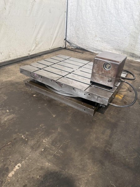 30" X 40" DEVLIEG AIR LIFT ROTARY TABLE. STOCK # 0221026