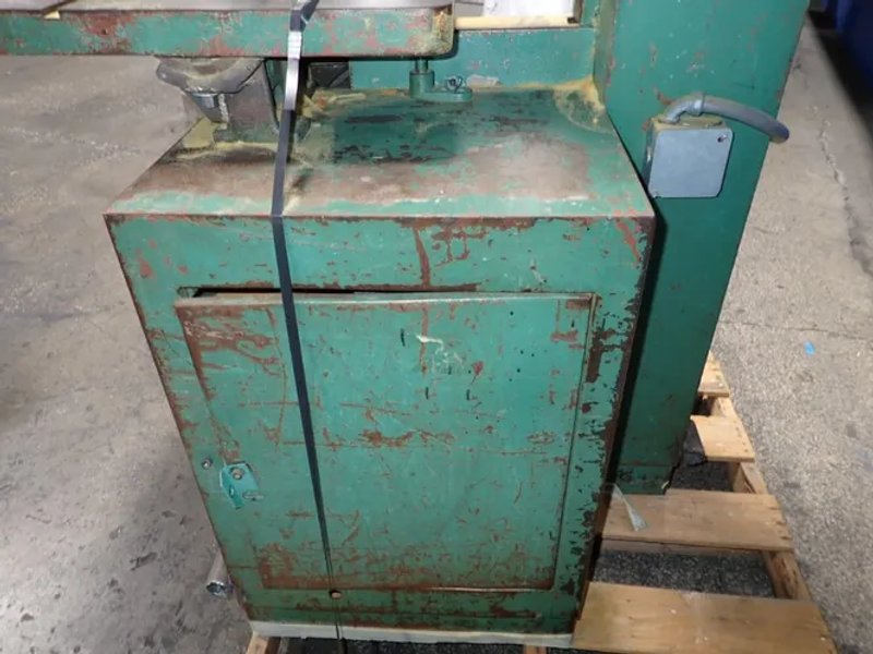 19" Throat Vertical Band Saw