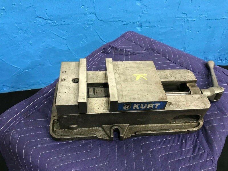 6" KURT ANGLOCK MODEL #D675 VISE: STOCK #73545