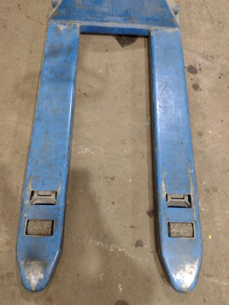 6,000 LB CS MANUAL PALLET JACK : STOCK #19053