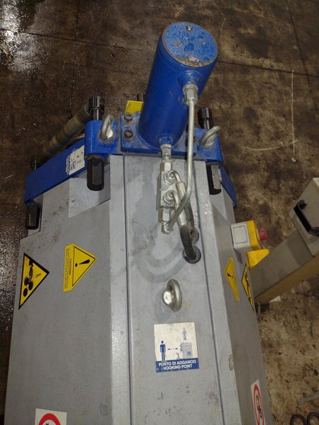 2" X 2" X 1/4" TAURING MODEL #BS50HV HYDRAULIC ANGLE BENDING ROLL: YORBO #24869