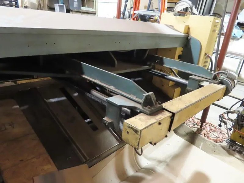 1986 AMADA M-2060 | Shears, Power Squaring (In)