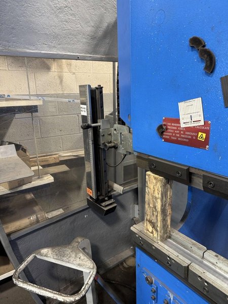 28 Ton x 4′ Adira Prima Power P-0212 Hydraulic Press Brake, 2012 – Backgauge