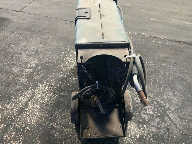 Miller 160 Amp Welder - Millermatic 210