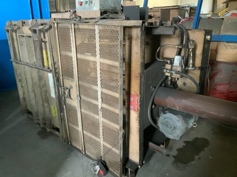 48" X 30" VALUE-LINE MODEL #KXD-48 HYDRAULIC VERTICAL BALER. STOCK # 1263122