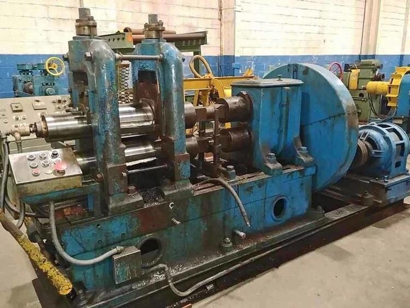 10-1/2" 2 HI ROLLING MILL. STOCK # 0467824