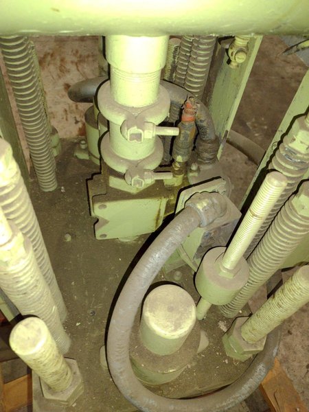 AIRAM PNEUMATIC CUTOFF PRESS: STOCK #23471