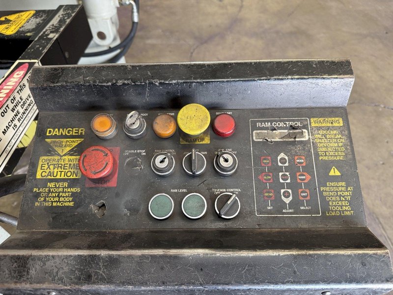 60 Ton X 6’ Accurpress Model 7606 CNC Hydraulic Press Brake