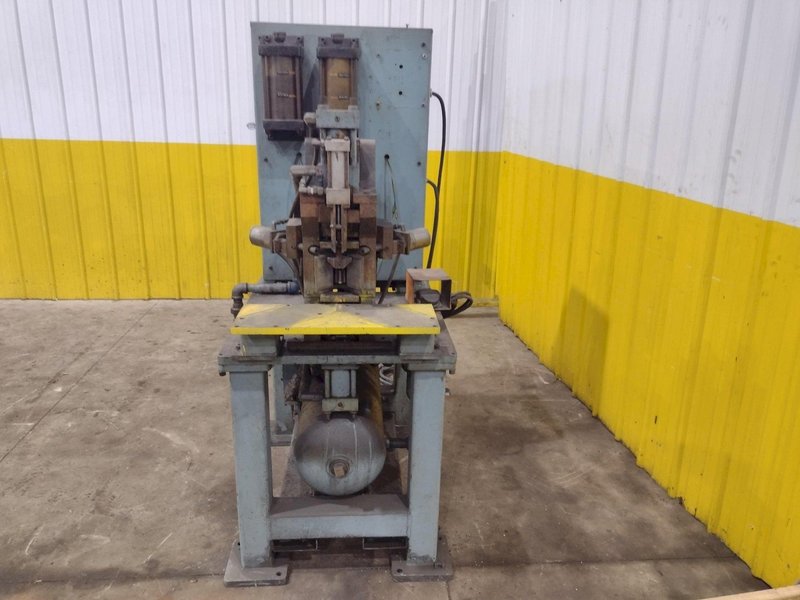 BTM CORPORATION TOG-L-LOC CORNER NOTCHER: YOBRO #25120