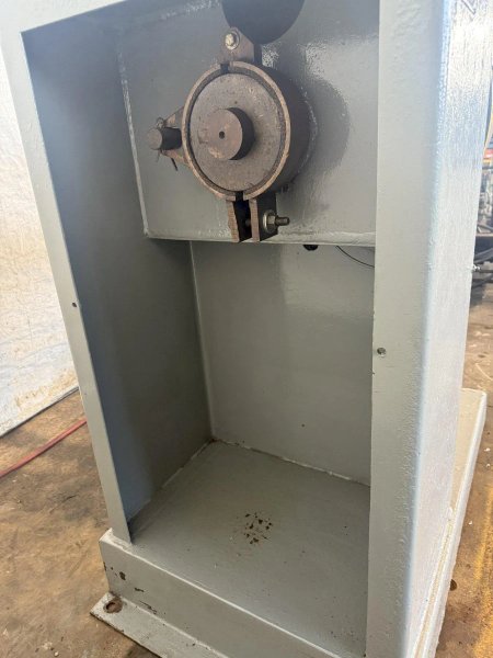 2,500 LB X 18" AMERICAN MODEL #60 PULL OFF COIL REEL UNCOILER: YOBRO #23929