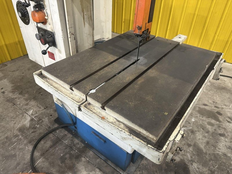 20" DOALL MODEL #2012-2H3 VERTICAL BANDSAW WITH POWER TABLE: STOCK #23564