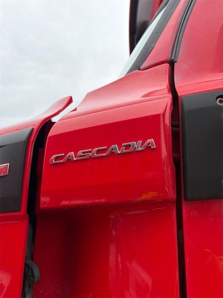 2020 Freightliner Cascadia 1FUJHHDV5LLLC1671