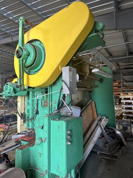 135 TON X 10' CINCINNATI MODEL #5-65 MECHANICAL PRESS BRAKE: STOCK #23039