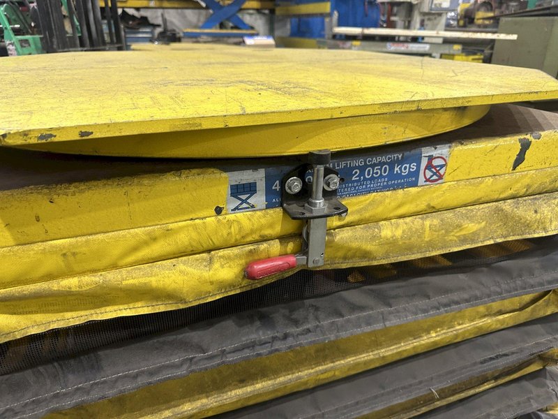 4500 LB SOUTHWORTH HYDRAULIC LIFT TABLE: STOCK #78042