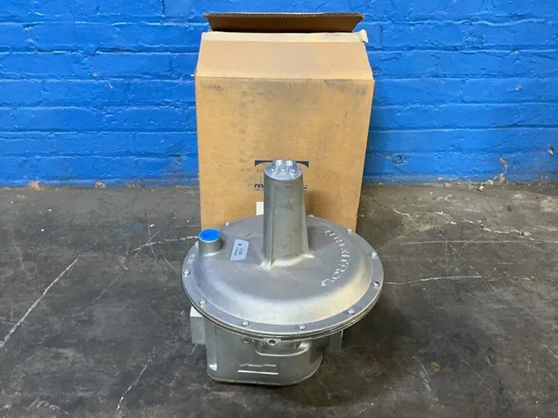 Maxitrol 2-12" 10psig Max Gas Pressure Regulator - 210g-2020-0006