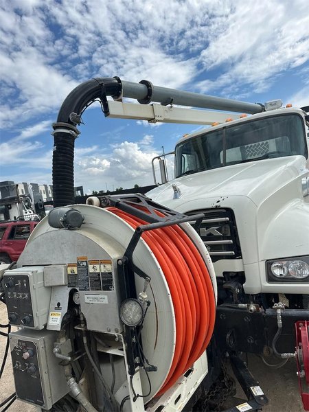 2012 Mack GU 713 1M2AX09C1CM010798