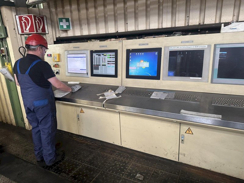 DANIELI FROHLING 350MM 4-HIGH REVERSING MILL