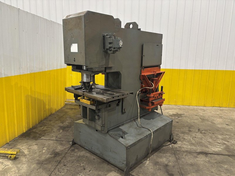 95 TON IRON CRAFTER MODEL 95-95 HMW HYDRAULIC IRON WORKER: STOCK #23333