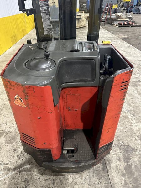 3,500 LB RAYMOND MODEL #EASI DEEP REACH ELECTRIC FORK LIFT TRUCK: STOCK 22098