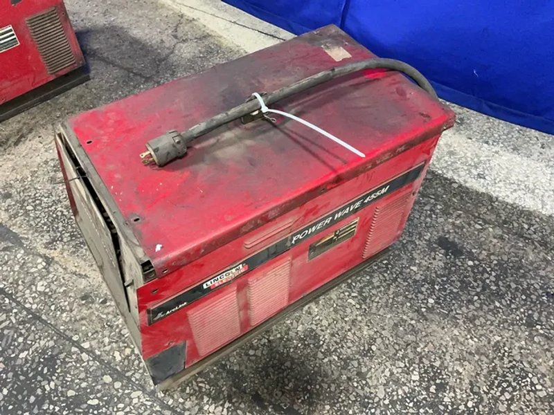 Lincoln Electric  455  Amps  Welder - Powerwave 455