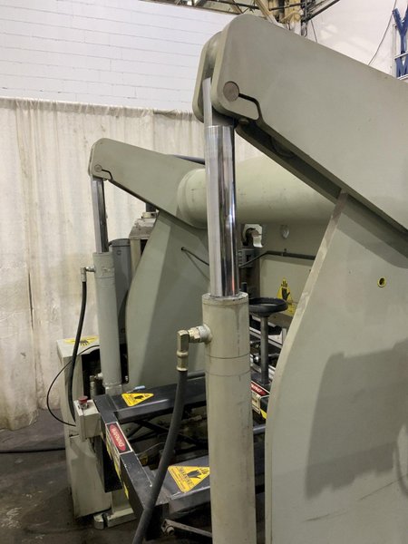60 TON X 6' ACCURPRESS MODEL 7606 CNC HYDRAULIC PRESS BRAKE: STOCK #80830