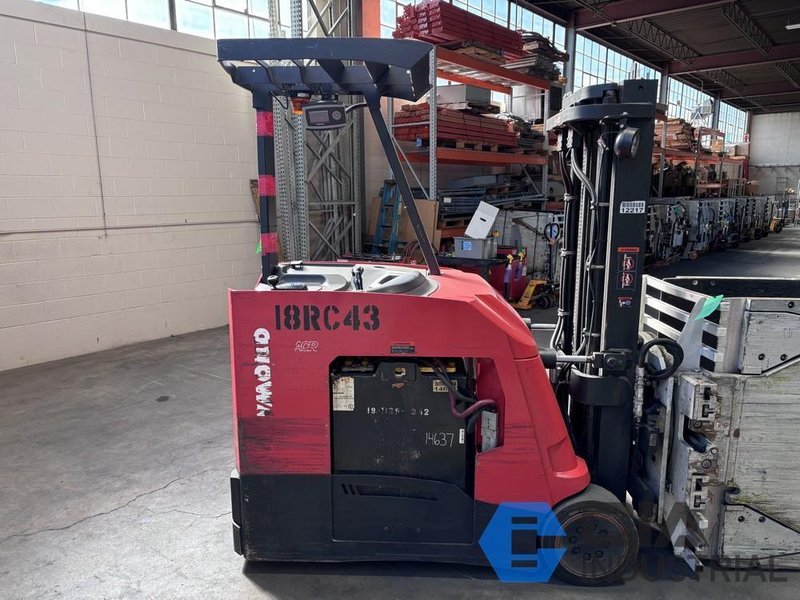 2018 - 5,000 LB. RAYMOND MODEL 425-C50TT STAND-UP ELECTRIC FORKLIFT
