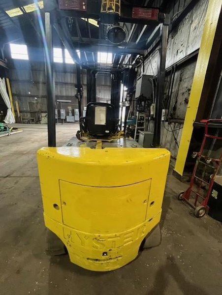 10,000# E100XL2 HYSTER FORKLIFT STOCK# 4061