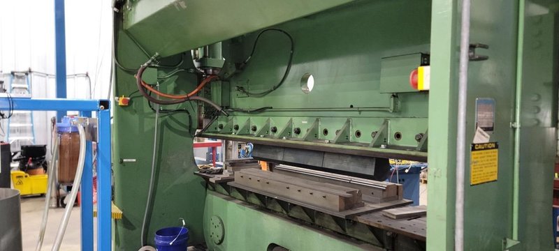 175 Ton x 10′ Cincinnati 175 FM Hydraulic Press Brake, 1985