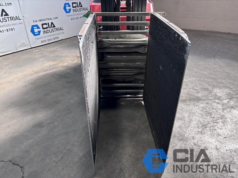 2018 - 2,500 LB. CASCADE MODEL 25D35065 ROTATING HYDRAULIC CARTON CLAMP ATTACHMENT