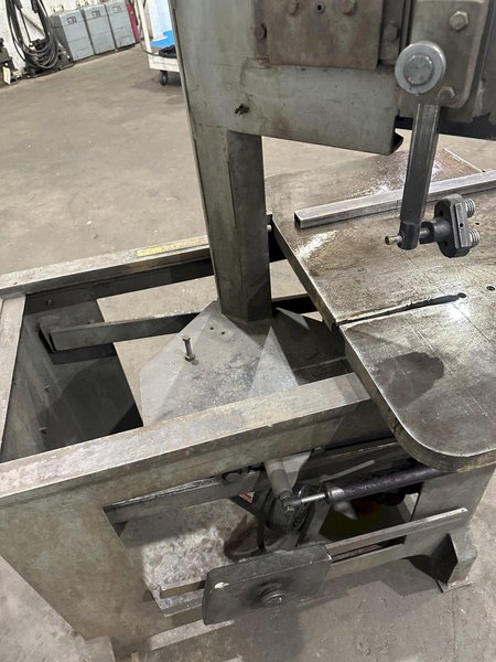 8-3/4" X 8-1/2" ROLLIN VERTICAL BAND SAW: STOCK #77898