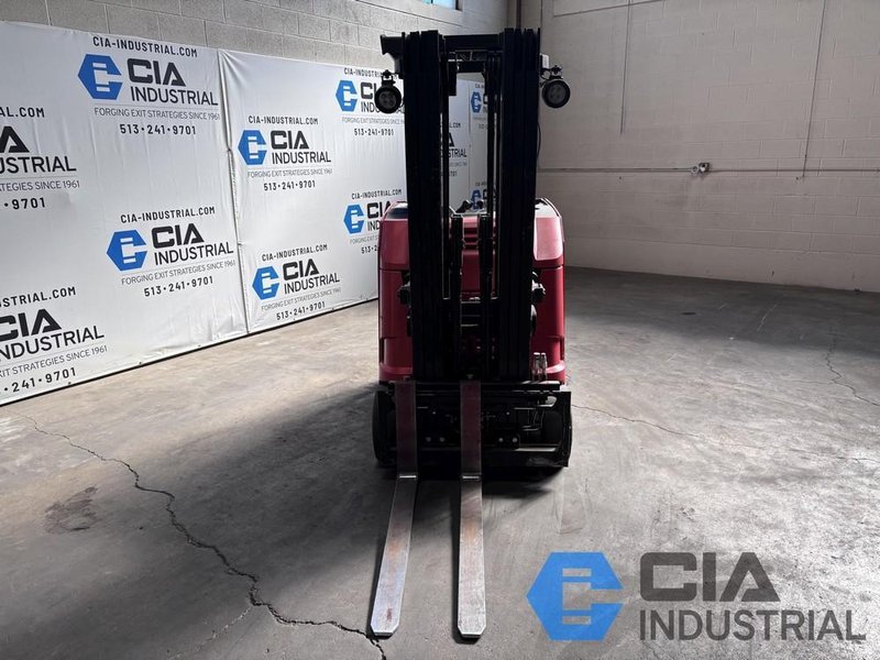 2019 - 3,500 LB. RAYMOND MODEL 425-C35TT STAND-UP ELECTRIC FORKLIFT
