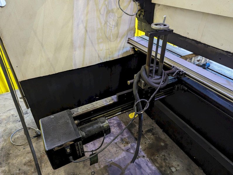230 TON X 12' PACIFIC MODEL J230-12 HYDRAULIC PRESS BRAKE: STOCK #18531